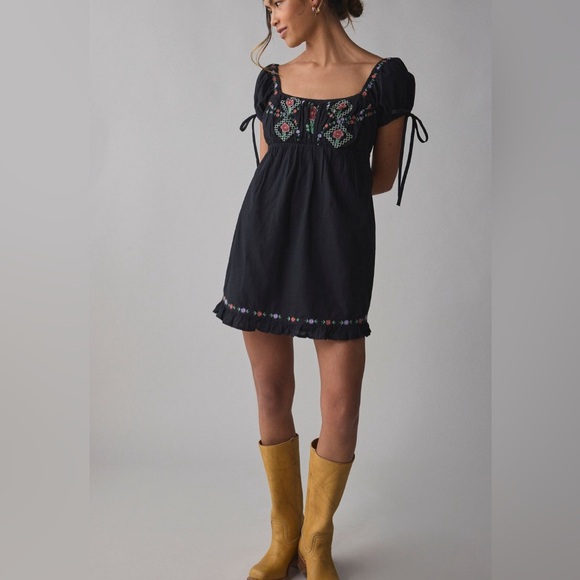 Kimchi Blue Marcella embroidered tie-back babydoll mini dress - Picture 5 of 5